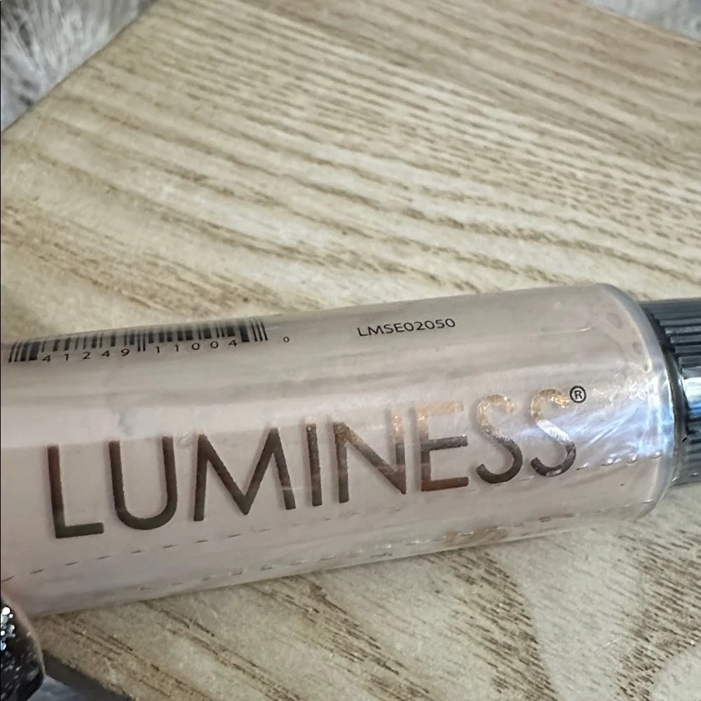 Luminess Air Silk 4-in-1 Shade 020 Airbrush Foundation .5 fl oz New Sealed